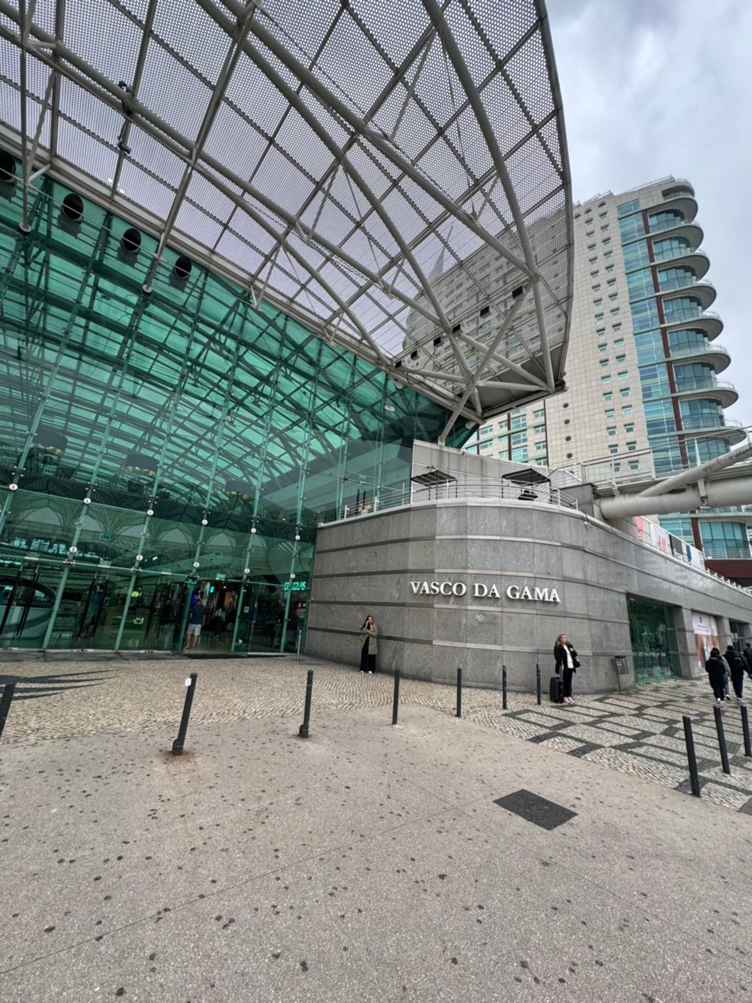 Airport And Bus Station Home Lisbon Exterior photo